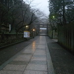 紅梅亭 - 朝もやの中のこんぴらさん