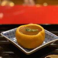 にくの匠 三芳 - フカヒレ、百合根の飯蒸し〜テール出汁の餡掛けだが、めっちゃ上品な味わい。