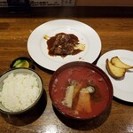 凡蔵 - 牛肉の赤ワイン煮とごはんセット