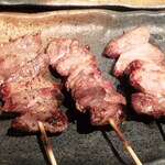 一八 - 左から　はらみ、はつもと、かしら各￥120