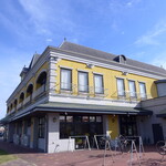 島ごころ SETODA - 生口島・瀬戸田にある「島ごころ」。町の中心に近く、レモン色の外壁が目印