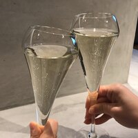 CINA New Modern Chinese - スパークリングワインで乾杯