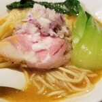 麺屋 六感堂 - オマール海老豚骨らーめん＋ワンタン増し