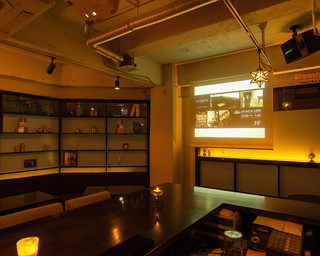 Estrela cafe bar - 大型プロジェクター、マイク、DVDデッキ無料で貸し出し。