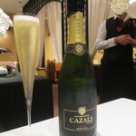 サンテミリオン - グラスワイン1杯目はシャンパーニュ