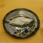 鮨 いとう - 白魚の桜の葉蒸し。