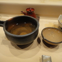 鮨処 つく田 - 中里さんの酒器でしょう。酒は北雪のみ