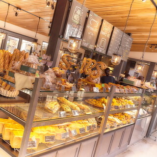 ベーカリー&レストラン沢村_2