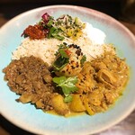 アンド カリー - 料理写真:じゃがいもとラムのペッパーキーマ＆レモンチキン