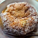 Bourke Street Bakery - 洋ナシとリュバーブのマフィン