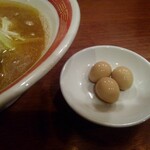 麺処 にぼし香 - うずらトッピング