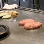鉄板料理 かめだ - 