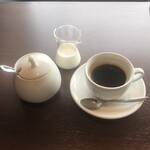 ワカヌイ グリル ダイニング バー 東京 - 紅茶を頼んだけど前回飲んでるので、今回は敢えて嫌いなコーヒーに替えてみた。