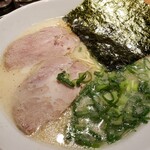 麺許皆伝 - 俺の豚骨ラーメン