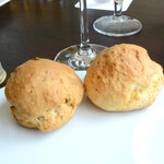 カフェアロンジ - スコーン（プレーンとくるみ）