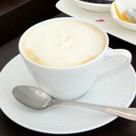 カフェアロンジ - パリでロイヤルミルクティー