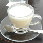 カフェアロンジ - パリでロイヤルミルクティー