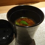 北新地 すし通 - 赤出汁