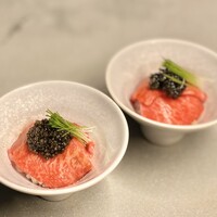肉屋甲 - モモ肉とキャビアの小丼