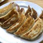 春き - 餃子…350円（写真は2人前）