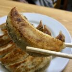 春き - 餃子…350円（写真は2人前）