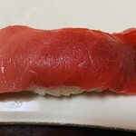 すし徳 - 「ひがしもの・中トロ」を上から…