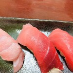 すし徳 - こちらには、「ひがしもの」の「大トロ・中トロ・赤身」が〜っ！！