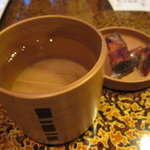 手打ち蕎麦とフレンチの やな木 - 日本酒がわっぱで出てきました！激美味！！！