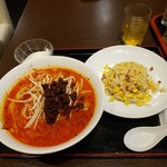 チャイナ ガーデン - 担担麺と半炒飯セット