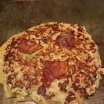 お好み焼き ふろーら - 豚玉焼き上がり