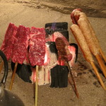 牛のよたれ - ”牛ロース”と”よたれ”を焼いてます。　（(2012/03)