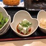 北神ぎょうざ - ほろよいセットの小皿たち