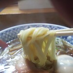 さんくるげ - 麺は平打ちストレート！