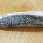 きはる - 泳ぎ鯖を開店する前に〆たもの。見るからに身がぷりぷり。