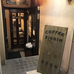 びぎん - 階段を下りたところにお店があります