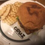 CRUZ BURGERS & CRAFT BEERS - 