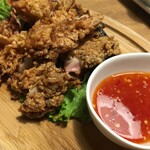 熟成肉バル オオゾネウッシーナ - 鶏の唐揚げ スイートチリソース