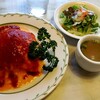 洋食茶房プチトマト - オムライス　サラダ、スープセット　950円税込