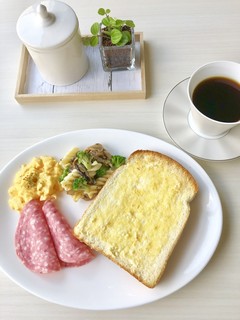 h Luck Room cafe - トーストモーニングset   …550円(税別)