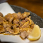 豚小家 - 2019.12 豚喉ナンコツ唐揚げカレー味（480円）