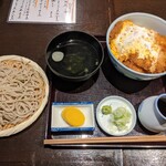 Genan - 丼ぶりセット（1000円）※カツ丼と半セイロ