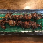 Hamamatsu - キャーーー！！！肝串！¥500。
                
                メニューにあったら食いたいね〜〜〜肝は！
                
                コレで飲みながらうな丼を待つのがイイのよヽ(´o｀
                
                
                
                
                