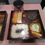 大相撲三月場所　食堂 - ハンバーグ弁当