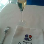 スパークリングワインは６００円