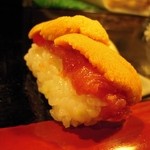 宝寿司分店 - まぐろONうに