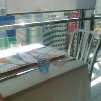 ブラッスリー ポール・ボキューズ 大丸東京 - 大丸１２Fの東側、窓際にはおじさん一人客は通してもらえない