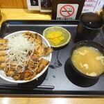 十勝豚丼 なまらうまいっしょ！ - 本ロース豚丼味噌汁セット並(2)