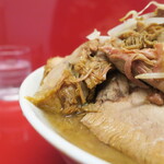 ラーメン二郎 - 豚の厚み