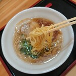 麺匠 くすがみ - 麺のリフトアップ