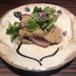 野口太郎 - 藁焼きブリ ゴマだれ 姫みつば